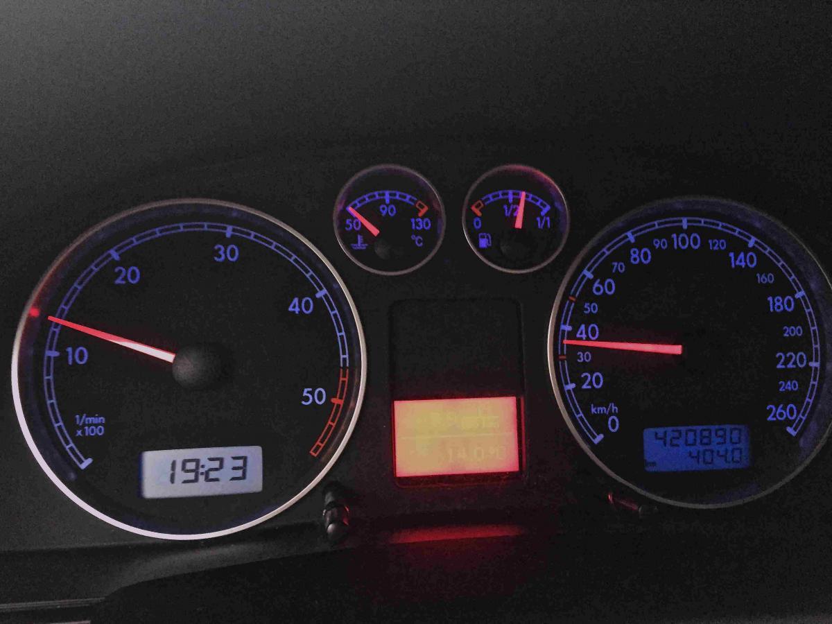 Rood vlak in dashboard licht soms op Electronica VW Passat . nl